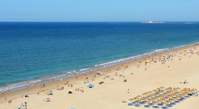 Hidden Gem Playa Helios Con Ascensor & Parking Appartement Cádiz Buitenkant foto